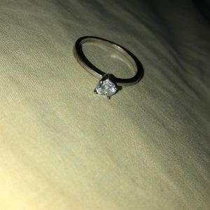 Single diamond ring